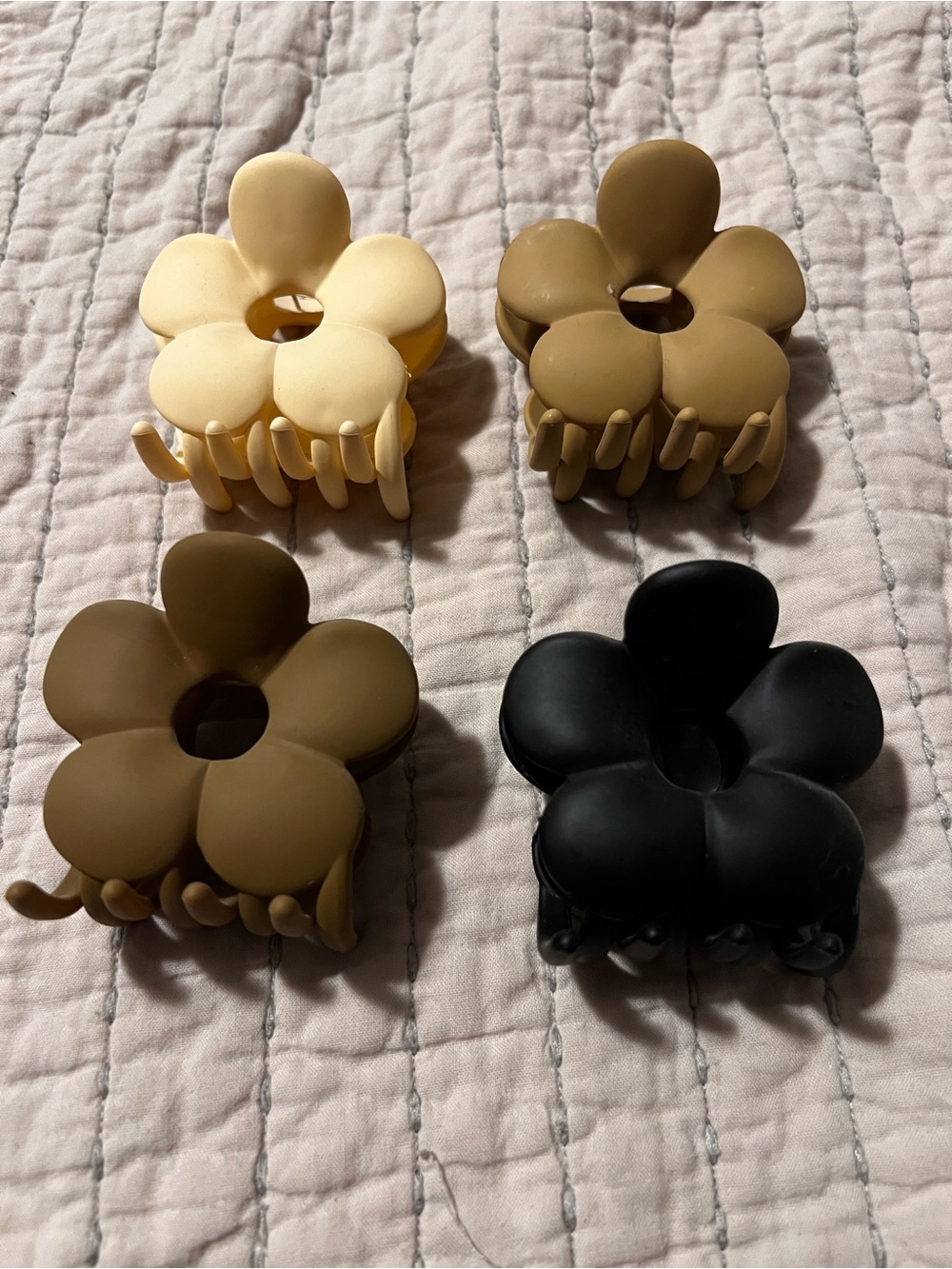 Flower Hair Clips - Picture 2 of 2